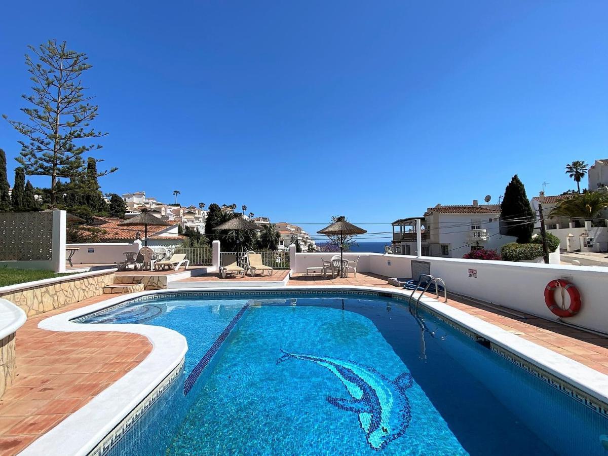 Villa Casa La Vida Casasol Нерха Екстериор снимка