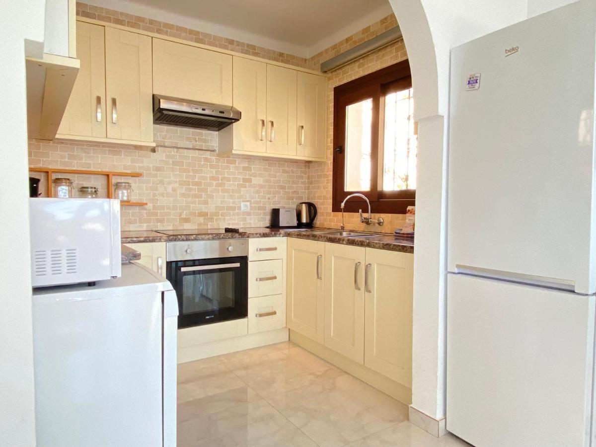 Villa Casa La Vida Casasol Нерха Екстериор снимка