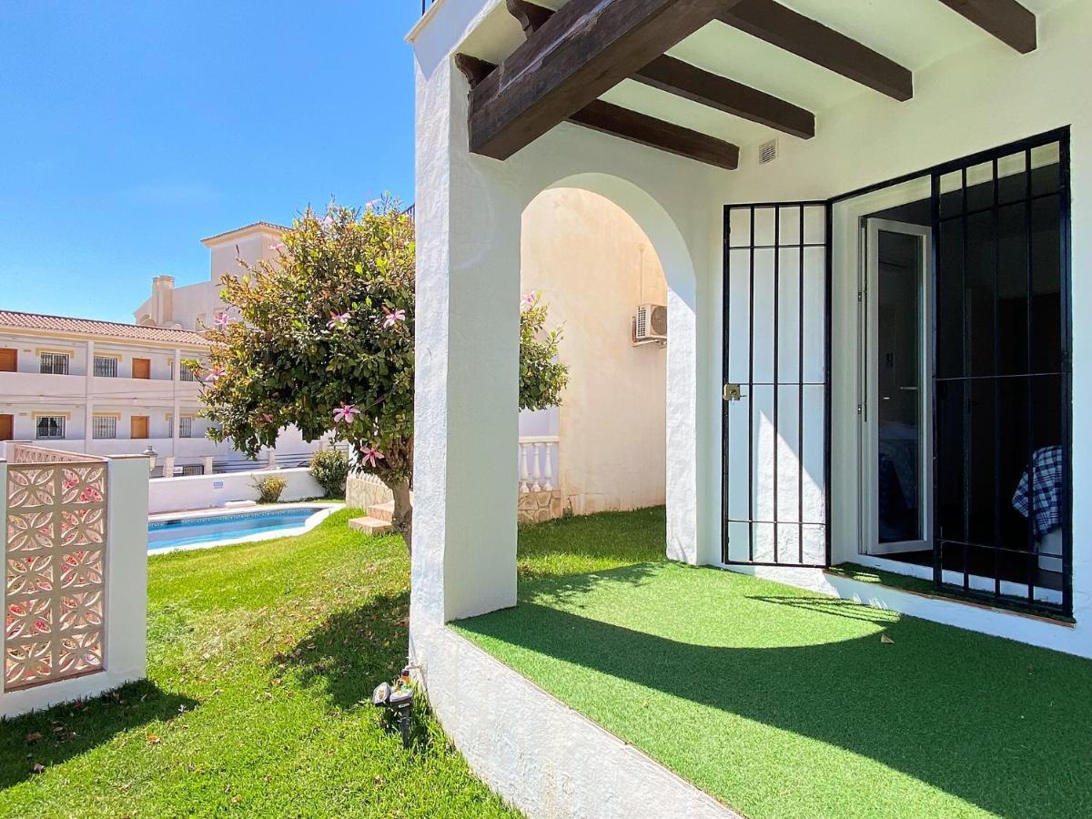Villa Casa La Vida Casasol Нерха Екстериор снимка