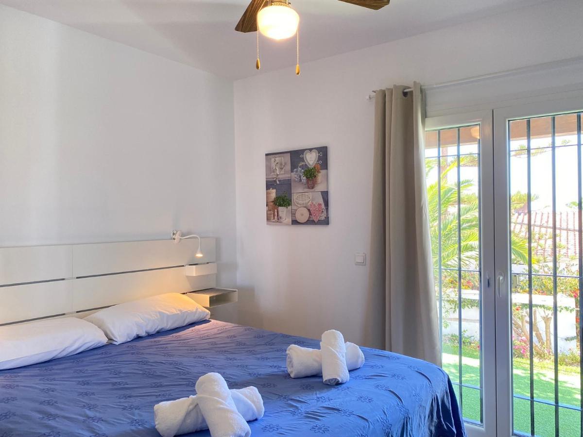 Villa Casa La Vida Casasol Нерха Екстериор снимка